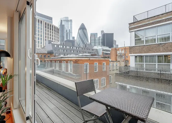 Kula London - Tower Hill