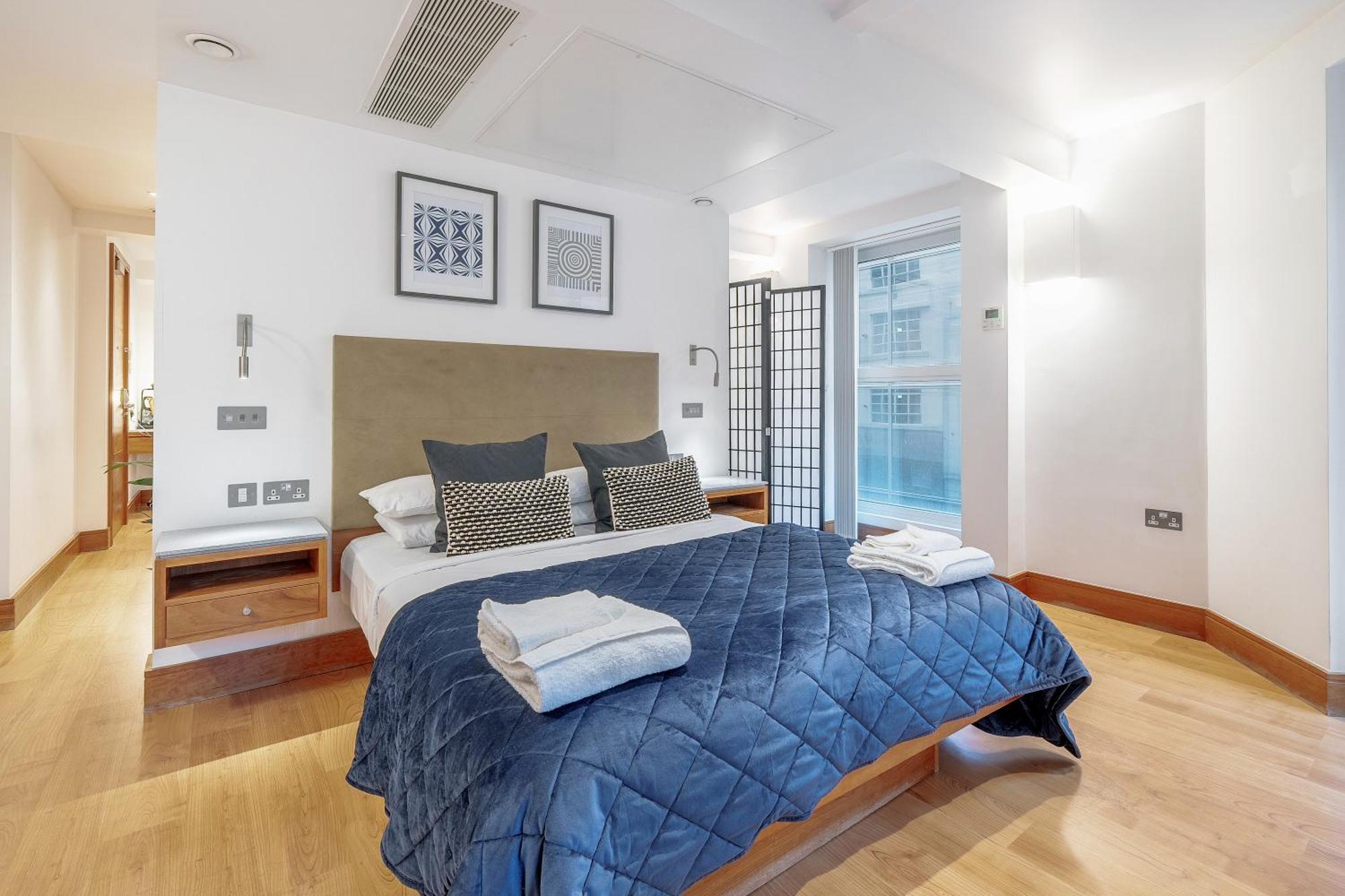 Kula - Tower Hill Apartment London