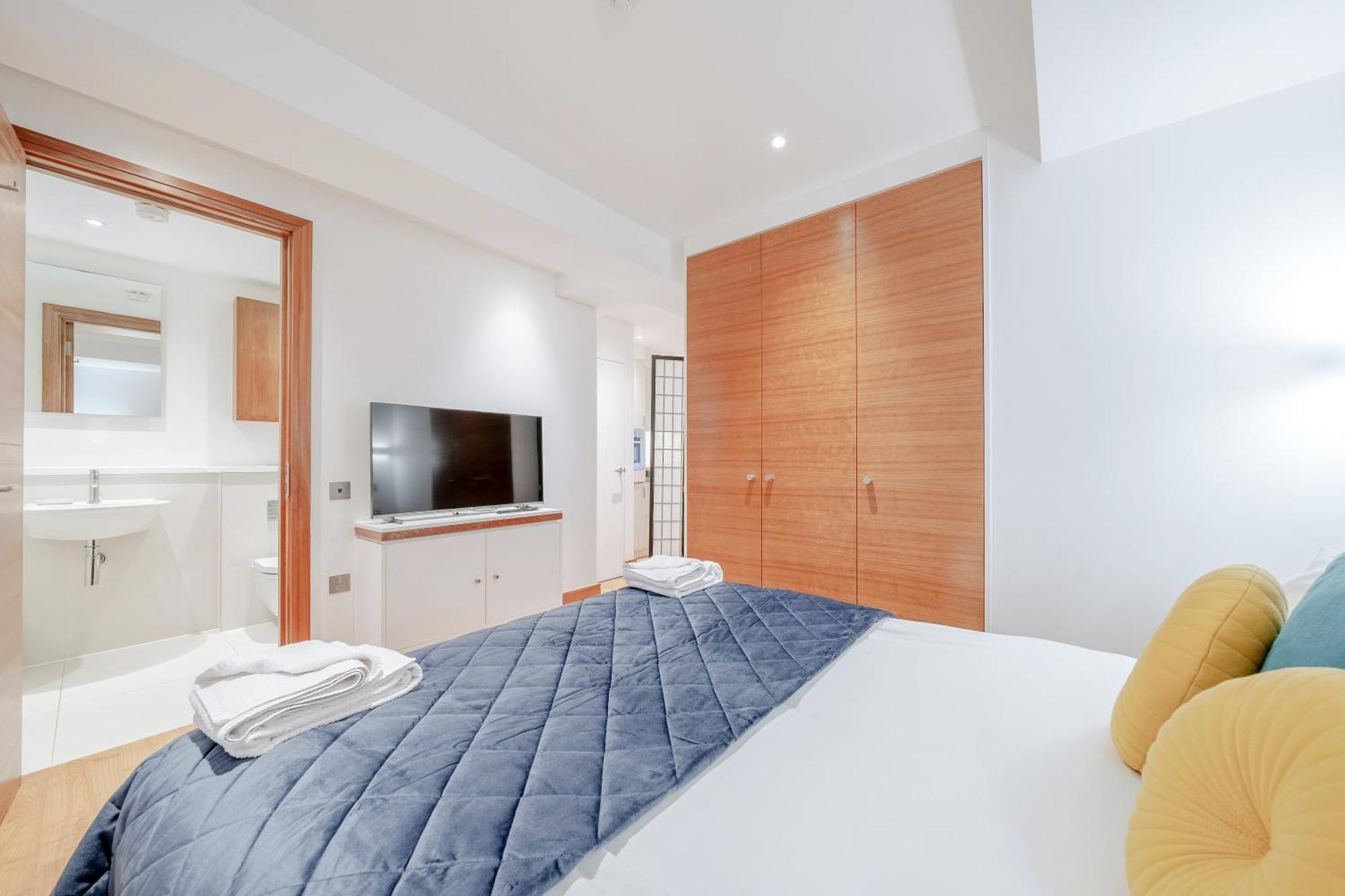 Kula - Tower Hill Apartment